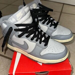 Nike Kids Sneakers - Gray and Black